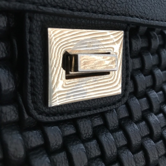 Cute woven style black purse with gold strap - Picture 4 of 4